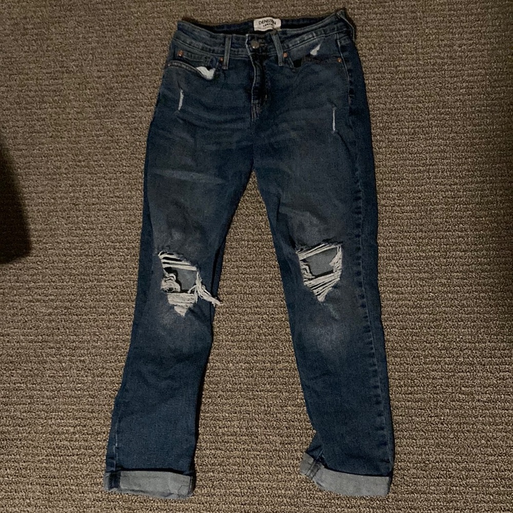 Levi’s Mid Rise Boyfriend Jeans